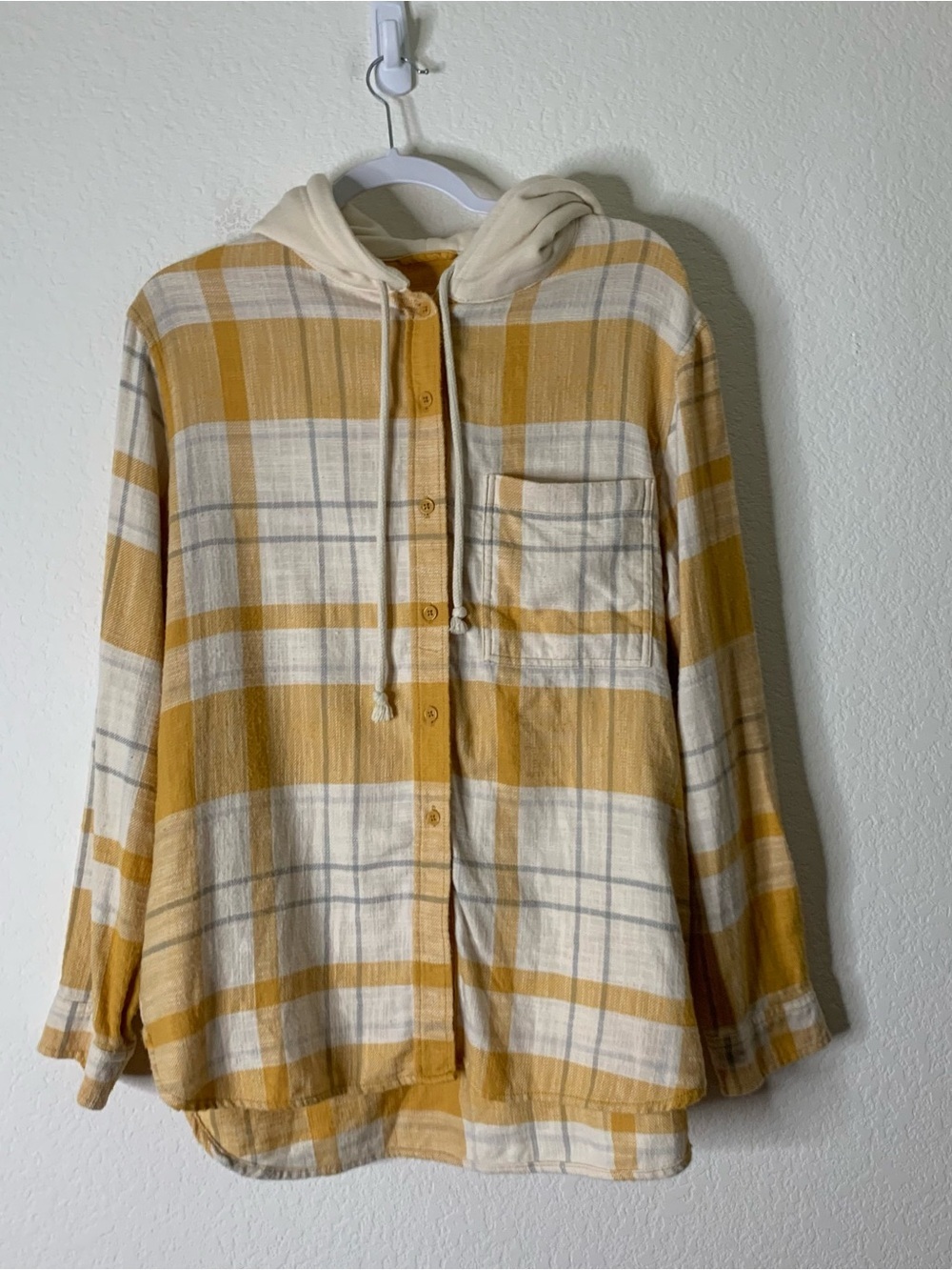 American Eagle women’s yellow plaid cozy cabin flannel button hooded shirt m